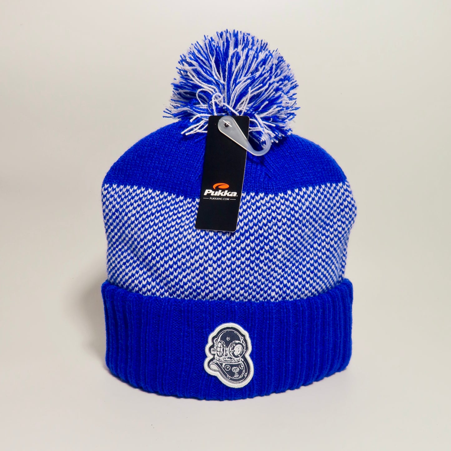 YARN POM BEANIE HAT