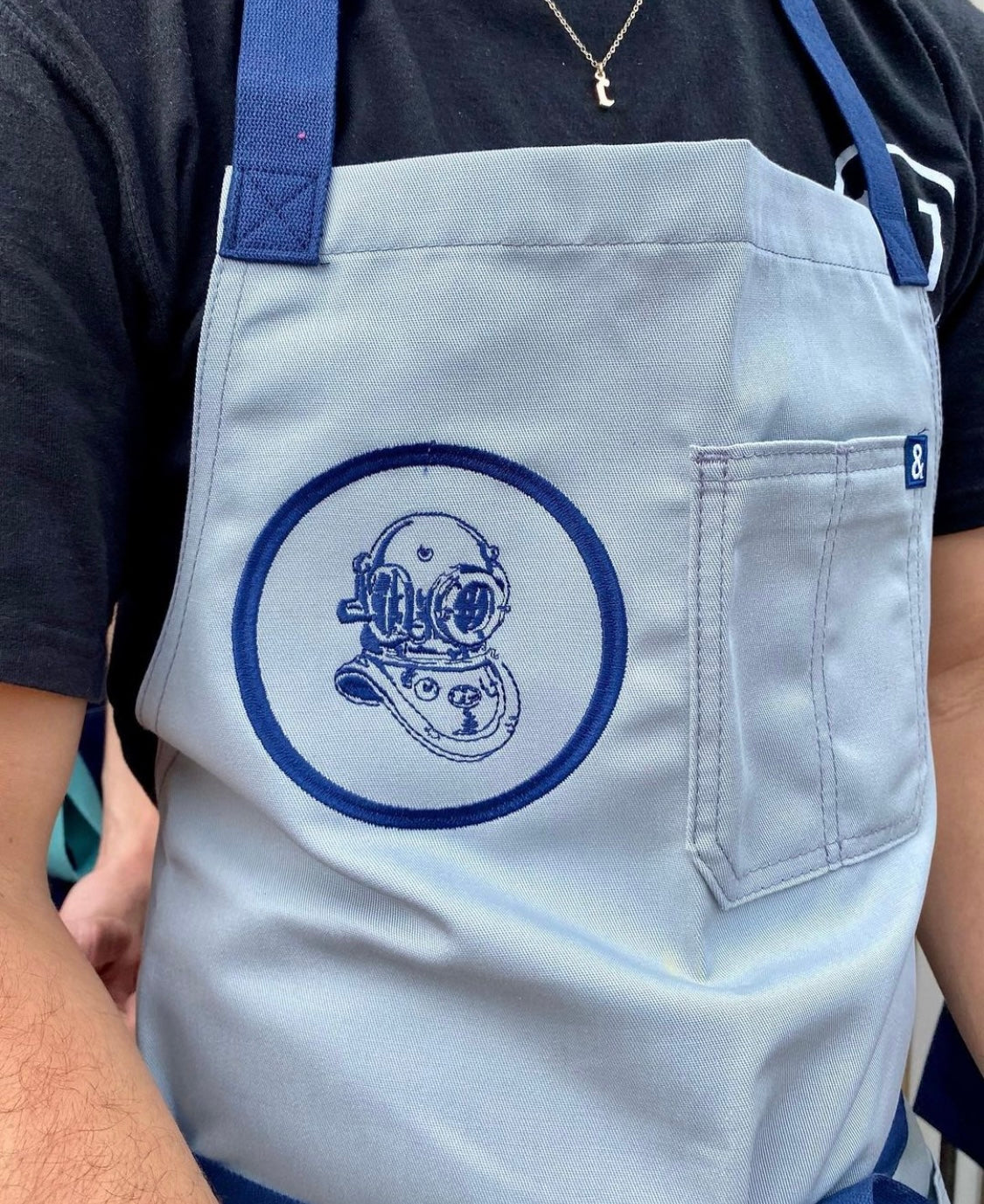 HEDLEY & BENNETT 167 BRANDED APRONS